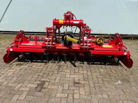 Kverneland H-Series rotorkopeg met hydraulische hefinrichting