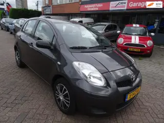 Toyota Yaris 1.0 VVTi Acces/Airco/Navi/Parkeer sensor