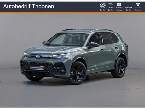 Volkswagen Tiguan 1.5 eHybrid R-Line | Trekhaak | 360° Camera | Stoelverwarming v + a