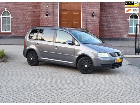 Volkswagen Touran 1.6 Business / AIrco / Navi / Cruise control / Nap / Trekhaak