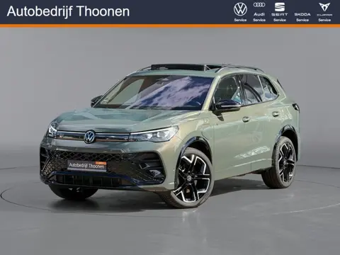 Volkswagen Tiguan 1.5 eHybrid R-Line | Leer | H&K | Trekhaak | HUD