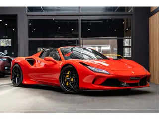 Ferrari F8 Spider Lift Matte Carbon Rosso Scuderia Tricolore Carbon Seat 3.9 V8 HELE