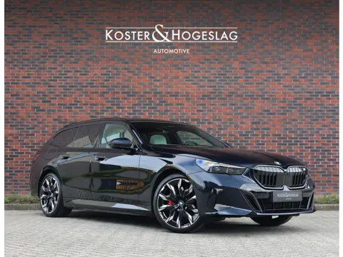 BMW 5 Serie Touring 550e xDrive | Pano - Trekhaak - HUD
