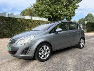 Opel Corsa 1.4-16V Cosmo (bj 2011)