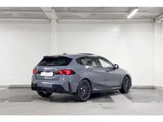 Foto 17 van BMW 1 Serie 120 M Sport Design Edition Panoramadak | Harman Kardon