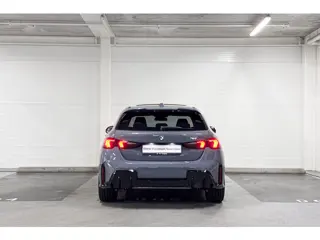 Foto 18 van BMW 1 Serie 120 M Sport Design Edition Panoramadak | Harman Kardon