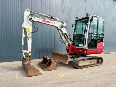Takeuchi TB230 (bj 2017)
