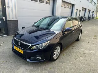 Peugeot 308 1.2 PureTech Blue Lease Executive!