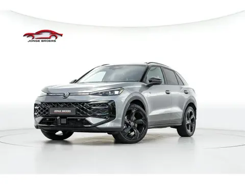 Volkswagen T-ROC 1.5 eTsi R-Line First Edition Pano/360/Trekhaak/HUD