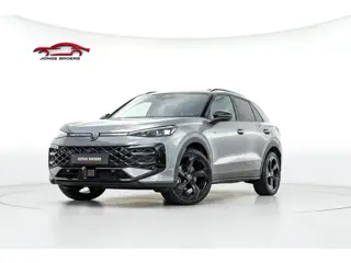 Volkswagen T-ROC 1.5 eTsi R-Line First Edition Pano/360/Trekhaak/HUD