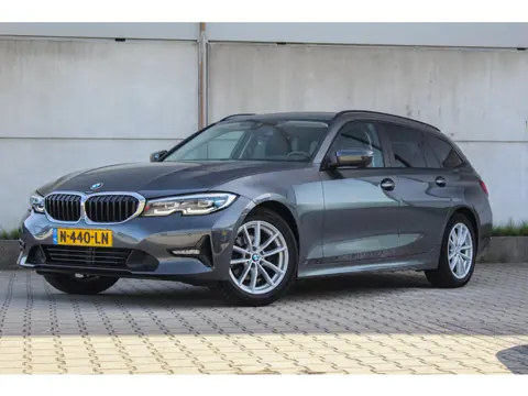 BMW 3-serie Touring 318i Business Edition 2022 LED Automaat Cruise Nette staat!