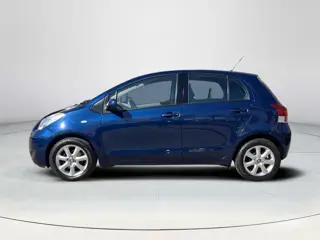 Foto 13 van Toyota Yaris 1.3 VVTi Comfort | 5 deurs | Licht metalen velgen | Incl. servicebeurt en APK |