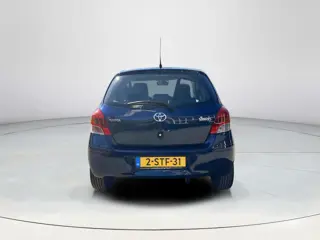 Foto 15 van Toyota Yaris 1.3 VVTi Comfort | 5 deurs | Licht metalen velgen | Incl. servicebeurt en APK |
