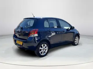 Foto 16 van Toyota Yaris 1.3 VVTi Comfort | 5 deurs | Licht metalen velgen | Incl. servicebeurt en APK |