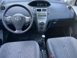 Foto 21 van Toyota Yaris 1.3 VVTi Comfort | 5 deurs | Licht metalen velgen | Incl. servicebeurt en APK |