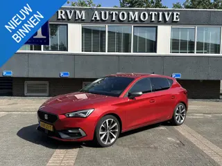 SEAT Leon 1.5 eTSI FR STOEL + STUURVERWARMING |ACHTERUIT RIJ CAMERA | KEYLESS | DODEHOEK | APPLECARP