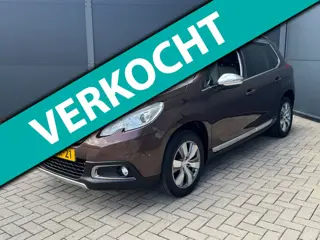 Peugeot 2008 1.2 PureTech / Automaat / Pano / Navi / Leer