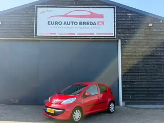 Peugeot 107 1.0-12V XR