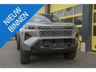 Toyota Hilux 2.8 D-4D MHEV Double Cab Auto 4WD 18 Inch