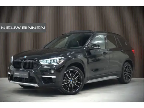 BMW X1 xDrive20i High Executive | Panoramadak | Head-Up Display | Stoelverwarming | HIFI | Camera | 
