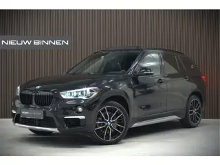 BMW X1 xDrive20i High Executive | Panoramadak | Head-Up Display | Stoelverwarming | HIFI | Camera | 