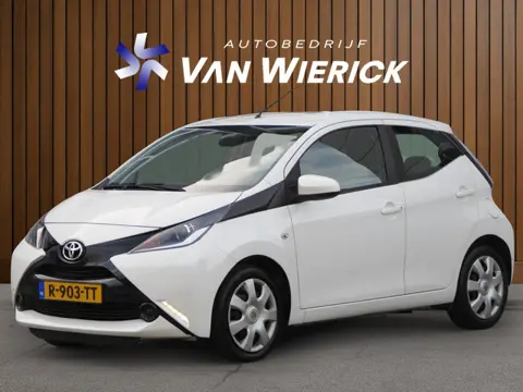 Toyota Aygo 1.0 VVT-i x-play 5-Deurs Automaat | Camera | Carplay | Airco | Zuinig!