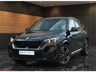 Foto 20 van BMW X1 sDrive18i M-Sport Pro, Panoramadak, 19" LM velgen, Key less. Apple Carplay, enz
