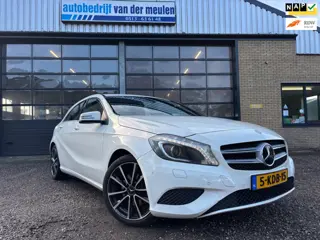 Mercedes-Benz A-klasse 180 Ambition AMG PAKKET. NIEUWE MOTOR!