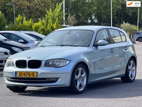 BMW 1-serie 118i High Executive | APK 30-09-2027 | Climate control | Cruise control | LM velgen | St