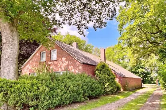 Woonboerderij op ruim perceel, ook voor dierenliefhebbers