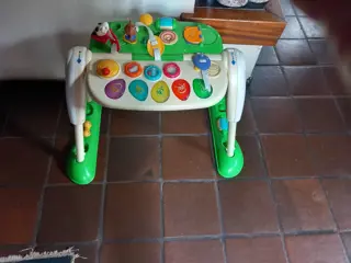 Babygym van het merk chicco, multifunctioneel - is op verschillende manieren te gebruiken - . Al dez