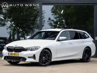 BMW 3-serie Touring 330i High Executive Trekhaak elek.