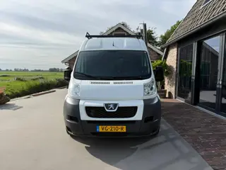 Foto 17 van Peugeot Boxer 335 2.2 Glaswagen HDI L2H2