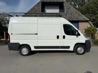 Foto 16 van Peugeot Boxer 335 2.2 Glaswagen HDI L2H2