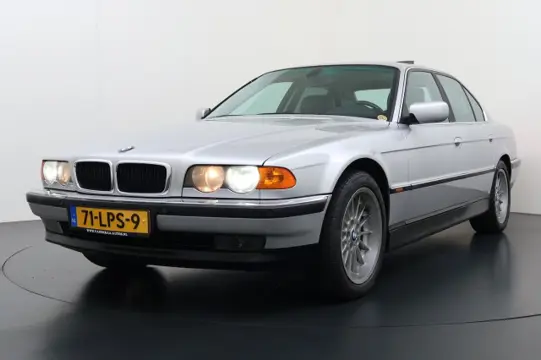 BMW 7-SERIE 735I EXEC.HIGH-LINE v8 Automaat 175Kw Youngtimer!!