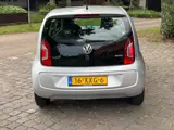 Foto 27 van Volkswagen Up! 1.0 move up! BlueMotion met navigatie en airco
