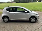 Foto 25 van Volkswagen Up! 1.0 move up! BlueMotion met navigatie en airco