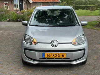 Foto 14 van Volkswagen Up! 1.0 move up! BlueMotion met navigatie en airco