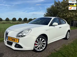 Alfa Romeo Giulietta 1.4 T Distinctive|Nette auto|Nieuwe APK|
