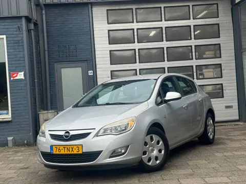 Opel Astra 1.4 Turbo Business Edition | Clima | Cruise | Navi | N.A.P