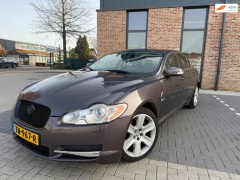 Jaguar XF 4.2 V8 Premium Luxury BOUWT DRUK OP HET KOELSYSTEEM