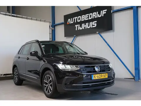 Volkswagen Tiguan 1.5 TSI Life - N.A.P. Airco, Cruise, Navi, PDC, Carplay, Trekhaak.