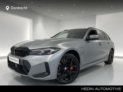 BMW 3 Serie Touring 330e M-Sport Pro | Verwacht Augustus