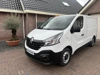 Renault Trafic 1.6 dCi service bus Victron 3000W Bott inrichting