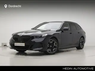 BMW 5 Serie Touring 530e M-Sport | 20" | Trekhaak | Driving Assistant Plus | Travel Pack | Camera | 