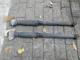 Volkswagen New Beetle 2.0 2003 Achterschokbrekers