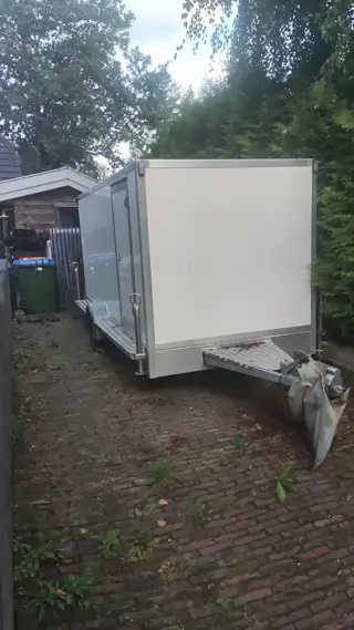aanhanger gesloten