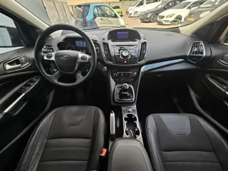 Foto 12 van Ford Kuga 1.6 Titanium NAVI PDC TEL LM LEER TREKHAAK