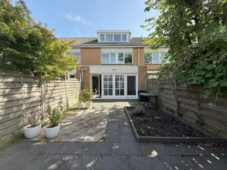 Woning aan de Anna Polaklaan te Amstelveen