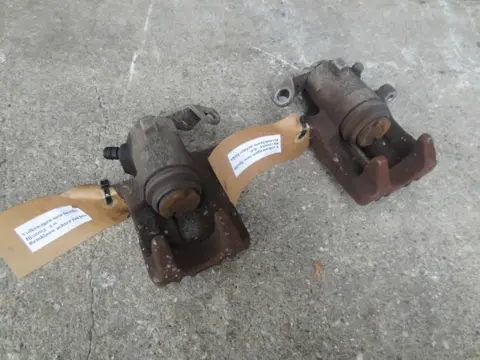 Volkswagen New Beetle 2.0 2003 Remklauwen